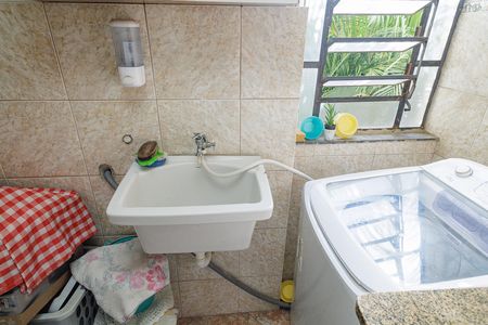 Apartamento à venda com 57m², 3 quartos e 1 vaga Apartamento à venda com 57m², 3 quartos e 1 vagaÁrea de Serviço