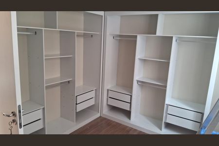 Quarto de apartamento à venda com 1 quarto, 78m² em Jardim Monte Alegre, Taboão da Serra