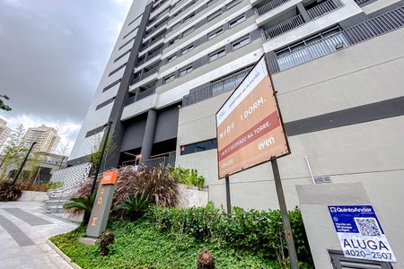 Studio para alugar com 31m², 1 quarto e sem vaga Studio para alugar com 31m², 1 quarto e sem vagaFachada com Plaquinha