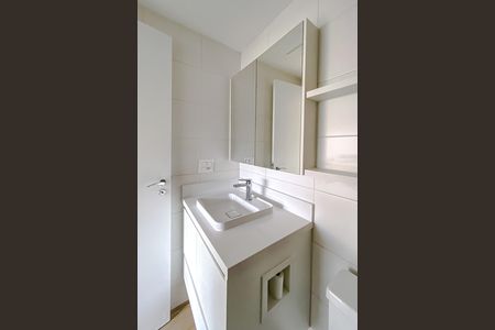 Banheiro de kitnet/studio para alugar com 1 quarto, 31m² em Pompeia, São Paulo