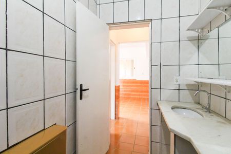 Banheiro de casa à venda com 2 quartos, 200m² em Harmonia, Canoas