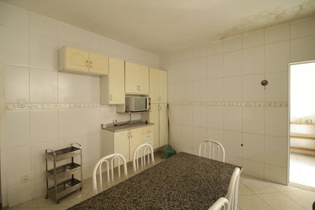 Casa para alugar com 381m², 7 quartos e 3 vagasCozinha