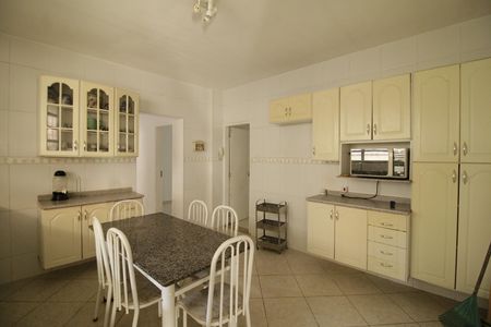 Casa para alugar com 381m², 7 quartos e 3 vagasCozinha