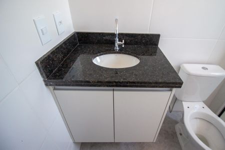Apartamento para alugar com 67m², 2 quartos e 2 vagas Apartamento para alugar com 67m², 2 quartos e 2 vagasBanheiro da Suíte
