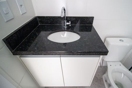 Apartamento para alugar com 67m², 2 quartos e 2 vagasBanheiro