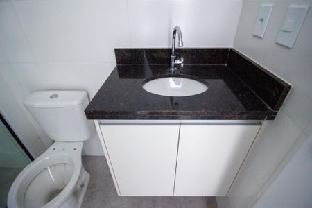 Apartamento para alugar com 61m², 2 quartos e 2 vagas Apartamento para alugar com 61m², 2 quartos e 2 vagasBanheiro
