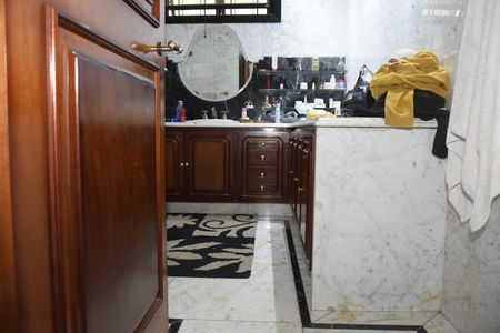 Casa para alugar com 800m², 6 quartos e 12 vagasBanheiro da Suíte