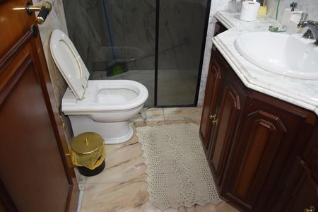 Casa para alugar com 800m², 6 quartos e 12 vagasBanheiro 2