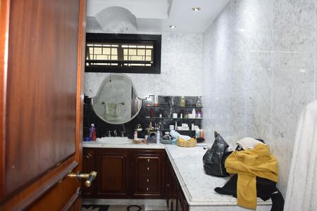 Casa para alugar com 800m², 6 quartos e 12 vagasBanheiro da Suíte