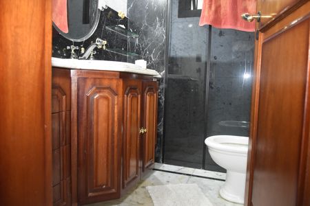 Casa para alugar com 800m², 6 quartos e 12 vagasBanheiro 1