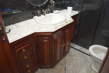 Casa para alugar com 800m², 6 quartos e 12 vagasBanheiro 1