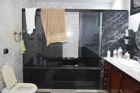 Casa para alugar com 800m², 6 quartos e 12 vagasBanheiro da Suíte
