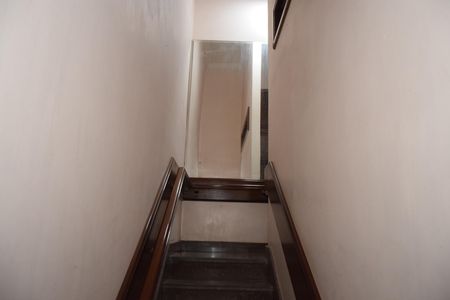 Casa para alugar com 800m², 6 quartos e 12 vagasEscada