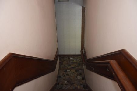 Casa para alugar com 800m², 6 quartos e 12 vagasEscada