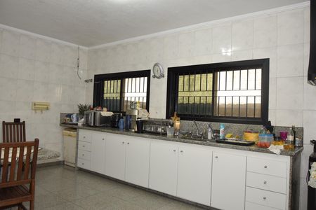 Casa para alugar com 800m², 6 quartos e 12 vagasCozinha