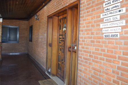 Casa para alugar com 800m², 6 quartos e 12 vagasEntrada