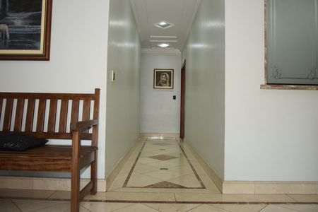 Casa para alugar com 800m², 6 quartos e 12 vagasCorredor 1