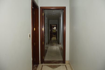 Casa para alugar com 800m², 6 quartos e 12 vagasCorredor 2