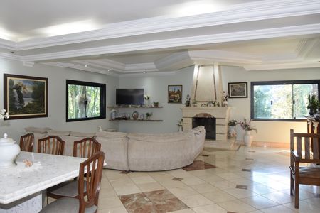 Casa para alugar com 800m², 6 quartos e 12 vagasSala