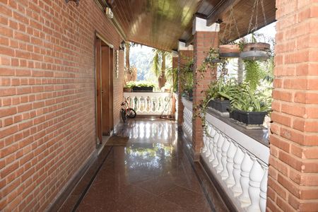 Casa para alugar com 800m², 6 quartos e 12 vagasEntrada