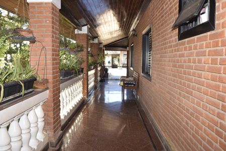 Casa para alugar com 800m², 6 quartos e 12 vagasEntrada