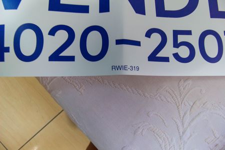 Casa à venda com 100m², 3 quartos e sem vaga Casa à venda com 100m², 3 quartos e sem vagaplaquinha