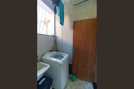 Casa à venda com 100m², 3 quartos e sem vaga Casa à venda com 100m², 3 quartos e sem vagaBanheiro de serviço