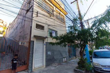 Casa à venda com 100m², 3 quartos e sem vaga Casa à venda com 100m², 3 quartos e sem vagaFachada