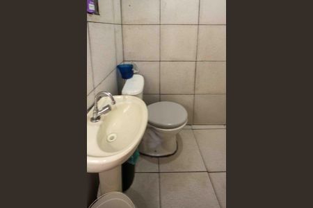 Casa à venda com 105m², 5 quartos e 1 vaga Casa à venda com 105m², 5 quartos e 1 vagaBanheiro Casa 02