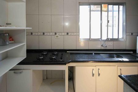 Casa à venda com 105m², 5 quartos e 1 vaga Casa à venda com 105m², 5 quartos e 1 vagaCozinha