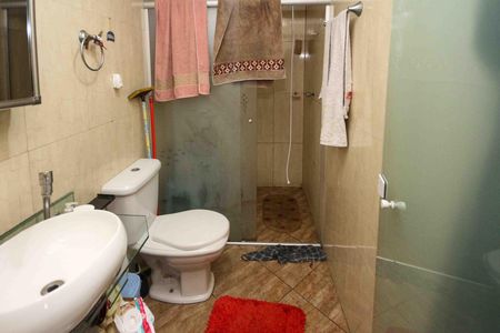 Casa à venda com 105m², 5 quartos e 1 vaga Casa à venda com 105m², 5 quartos e 1 vagaBanheiro