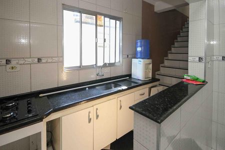 Casa à venda com 105m², 5 quartos e 1 vaga Casa à venda com 105m², 5 quartos e 1 vagaCozinha