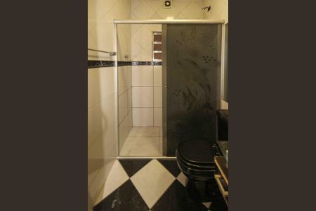 Casa à venda com 105m², 5 quartos e 1 vaga Casa à venda com 105m², 5 quartos e 1 vagaBanheiro Casa 03