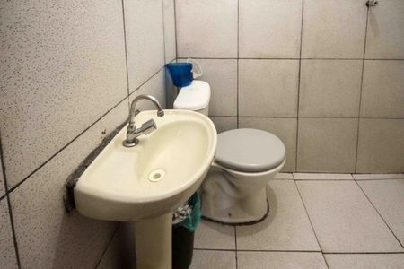 Casa à venda com 105m², 5 quartos e 1 vaga Casa à venda com 105m², 5 quartos e 1 vagaBanheiro Casa 02