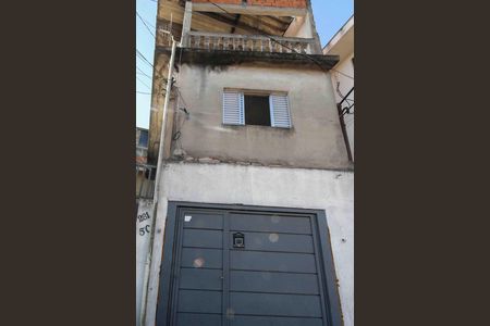 Casa à venda com 105m², 5 quartos e 1 vaga Casa à venda com 105m², 5 quartos e 1 vagaFachada