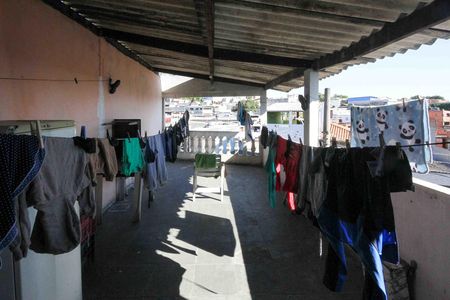Casa à venda com 105m², 5 quartos e 1 vaga Casa à venda com 105m², 5 quartos e 1 vagaTerraço