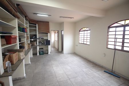 Casa à venda com 314m², 4 quartos e 4 vagasEdícula 