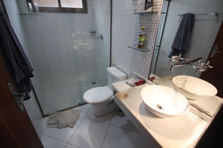 Casa à venda com 314m², 4 quartos e 4 vagasBanheiro social