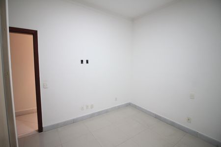 Casa à venda com 314m², 4 quartos e 4 vagasQuarto 2