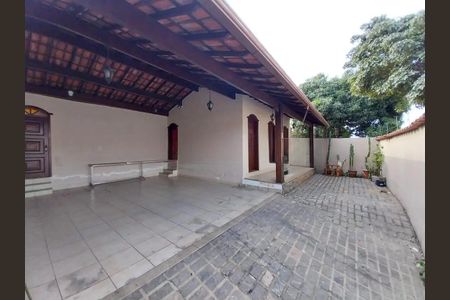 Casa para alugar com 314m², 4 quartos e 4 vagas