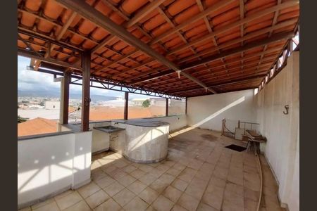 Casa para alugar com 314m², 4 quartos e 4 vagas
