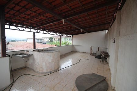 Casa à venda com 314m², 4 quartos e 4 vagasTerraço