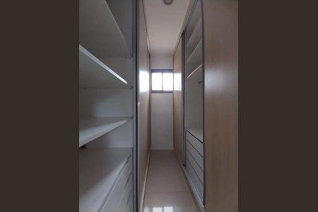 Casa para alugar com 314m², 4 quartos e 4 vagas