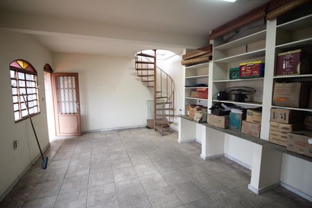 Casa à venda com 314m², 4 quartos e 4 vagasEdícula 