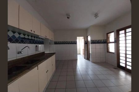 Cozinha de casa para alugar com 4 quartos, 314m² em Tirol, Contagem
