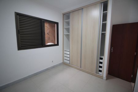 Casa à venda com 314m², 4 quartos e 4 vagasQuarto 2