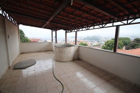Casa à venda com 314m², 4 quartos e 4 vagasTerraço