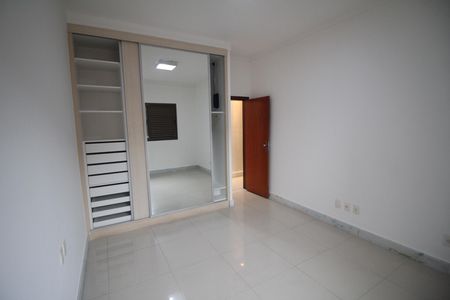 Casa à venda com 314m², 4 quartos e 4 vagasQuarto 1