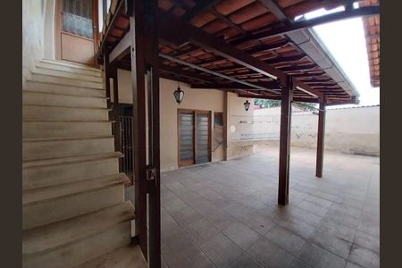Casa para alugar com 314m², 4 quartos e 4 vagas