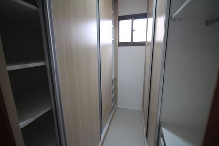 Casa à venda com 314m², 4 quartos e 4 vagasCloset da Suíte